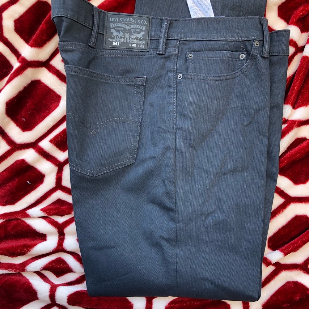 NWOT Men’s Levi 541 Jeans